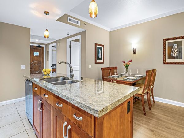Luxurious 2BR/2BA Suite in West Maui - Stunning Mountain Views & Resort Amenities