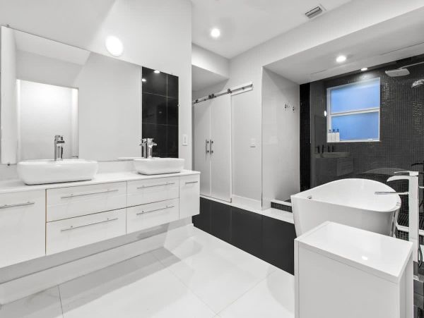 Luxury Modern Home Near Hollywood Beach - 4 Bedrooms, Heated Pool