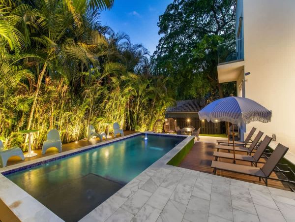 Luxury Modern Home Near Hollywood Beach - 4 Bedrooms, Heated Pool