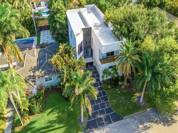 Luxury Modern Home Near Hollywood Beach - 4 Bedrooms, Heated Pool