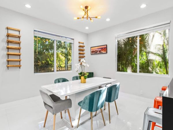 Luxury Modern Home Near Hollywood Beach - 4 Bedrooms, Heated Pool