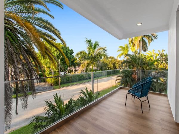 Luxury Modern Home Near Hollywood Beach - 4 Bedrooms, Heated Pool