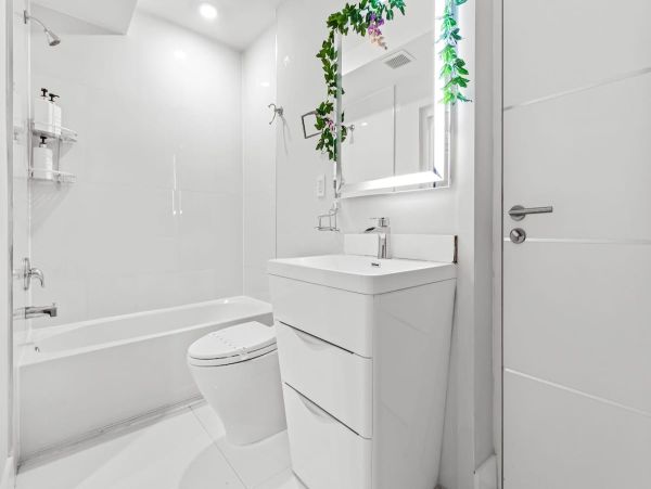 Luxury Modern Home Near Hollywood Beach - 4 Bedrooms, Heated Pool