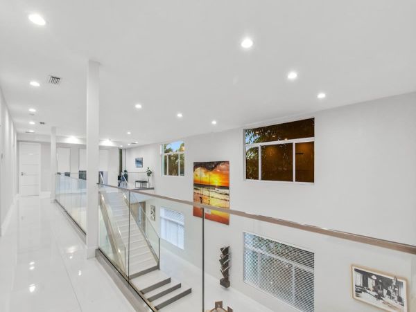 Luxury Modern Home Near Hollywood Beach - 4 Bedrooms, Heated Pool