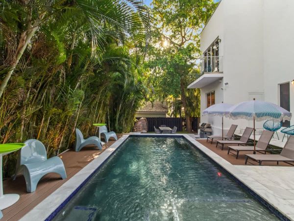 Luxury Modern Home Near Hollywood Beach - 4 Bedrooms, Heated Pool