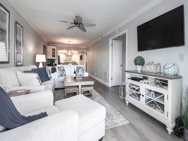 Luxurious Beachfront Condo on Sanibel Island - Ideal Family Retreat