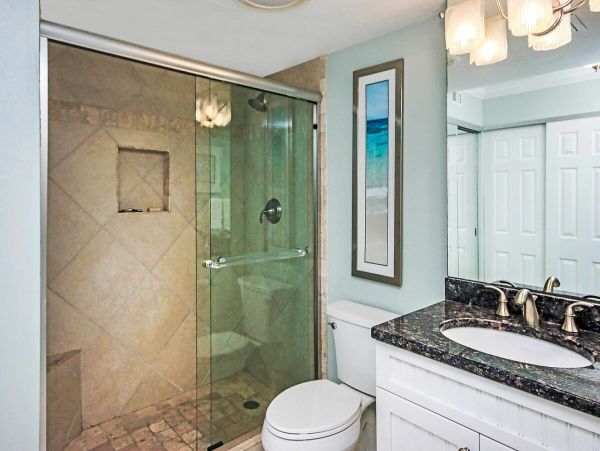 Luxurious Beachfront Condo on Sanibel Island - Ideal Family Retreat
