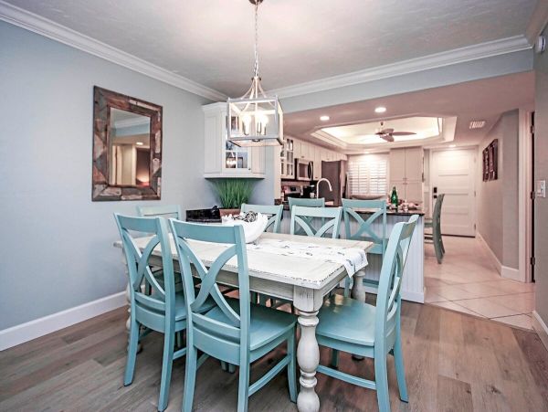 Luxurious Beachfront Condo on Sanibel Island - Ideal Family Retreat