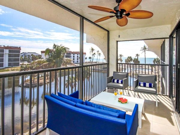 Luxurious Beachfront Condo on Sanibel Island - Ideal Family Retreat
