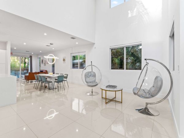 Luxury Hollywood Beach Paradise - 4 Bedroom Coastal Retreat with Pool