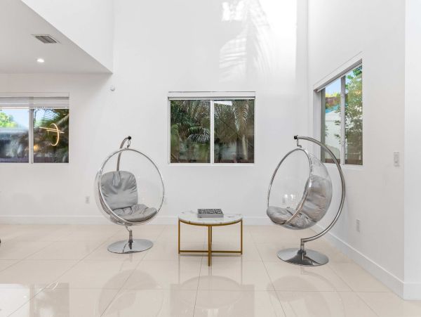 Luxury Hollywood Beach Paradise - 4 Bedroom Coastal Retreat with Pool