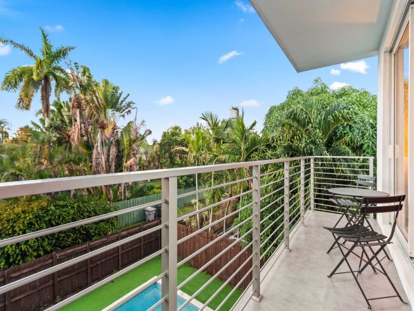 Luxury Hollywood Beach Paradise - 4 Bedroom Coastal Retreat with Pool