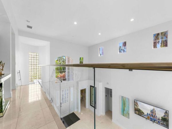 Luxury 4 Bedroom Hollywood Florida Vacation Rental with Private Heated Pool