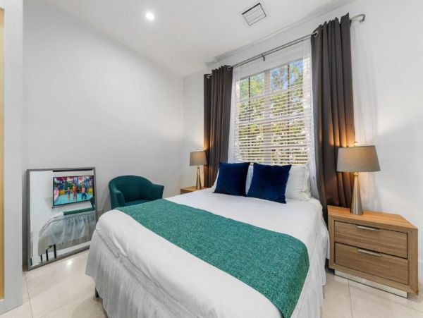 Luxury 4 Bedroom Hollywood Florida Vacation Rental with Private Heated Pool
