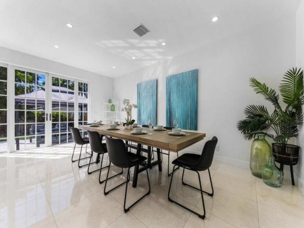 Luxury 4 Bedroom Hollywood Florida Vacation Rental with Private Heated Pool