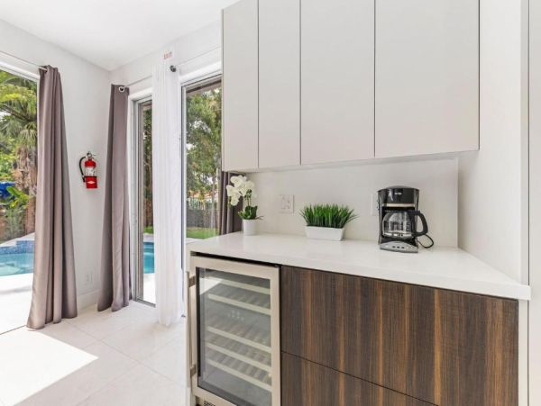 Luxury 4 Bedroom Hollywood Florida Vacation Rental with Private Heated Pool
