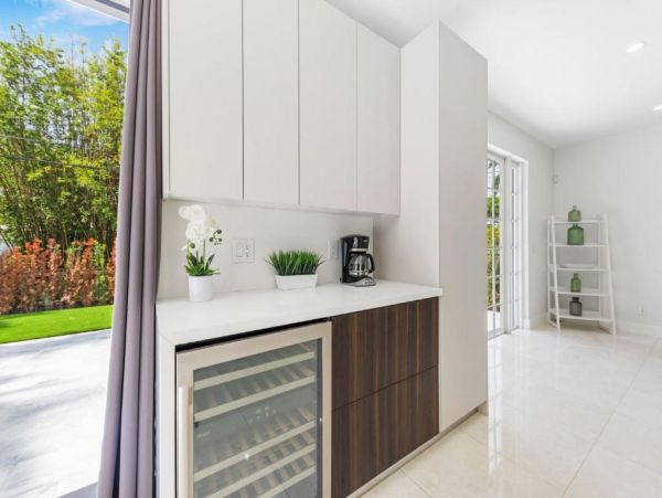 Luxury 4 Bedroom Hollywood Florida Vacation Rental with Private Heated Pool