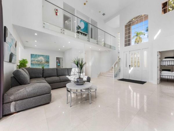 Luxury 4 Bedroom Hollywood Florida Vacation Rental with Private Heated Pool