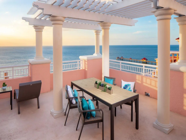 Luxury Beachfront Penthouse Almost 5,000 Sq Ft Luxury Vacationing.