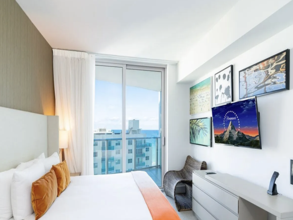 Hollywood  Luxury Rental Beach Pool, Gym