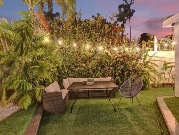 Luxury Hollywood Canal-Front Rental - 3 Bedroom Home with Private Pool
