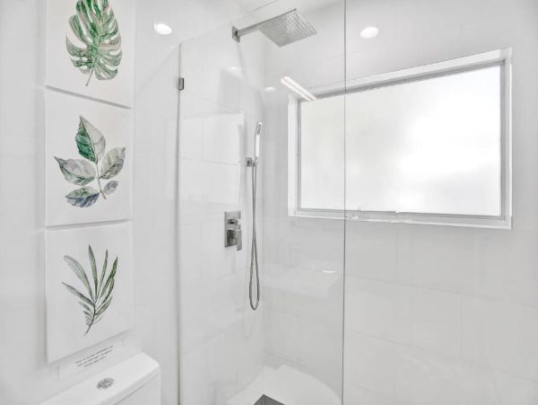 Luxury Hollywood Canal-Front Rental - 3 Bedroom Home with Private Pool