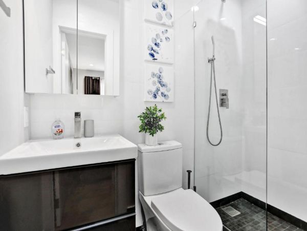 Luxury Hollywood Canal-Front Rental - 3 Bedroom Home with Private Pool