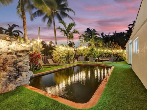 Luxury Hollywood Canal-Front Rental - 3 Bedroom Home with Private Pool