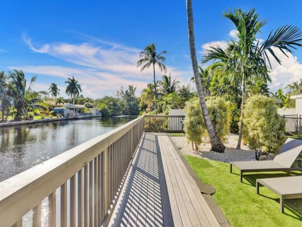 Luxury Hollywood Canal-Front Rental - 3 Bedroom Home with Private Pool