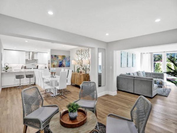 Luxury Hollywood Canal-Front Rental - 3 Bedroom Home with Private Pool