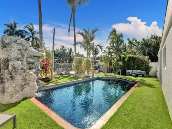 Luxury Hollywood Canal-Front Rental - 3 Bedroom Home with Private Pool