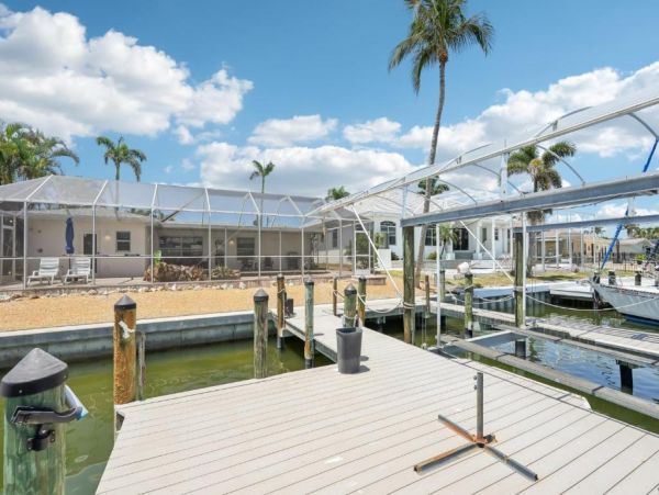Fort Myers Beach Luxury Canal Front Home - Private Pool, Hot Tub & Dock