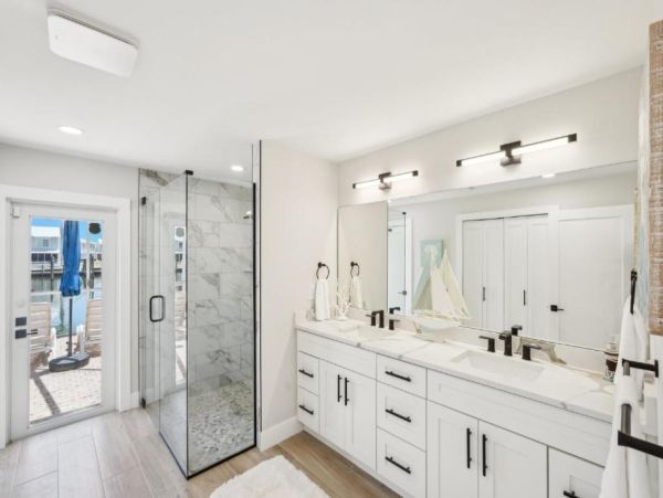 Fort Myers Beach Luxury Canal Front Home - Private Pool, Hot Tub & Dock