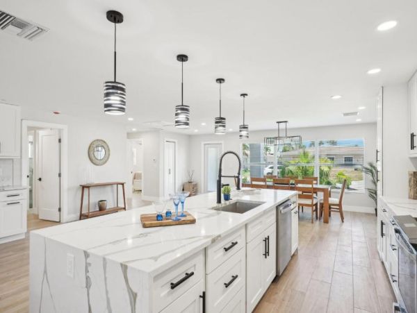 Fort Myers Beach Luxury Canal Front Home - Private Pool, Hot Tub & Dock