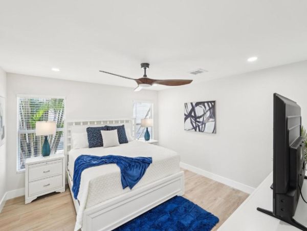 Fort Myers Beach Luxury Canal Front Home - Private Pool, Hot Tub & Dock