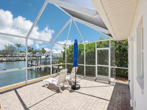 Fort Myers Beach Luxury Canal Front Home - Private Pool, Hot Tub & Dock