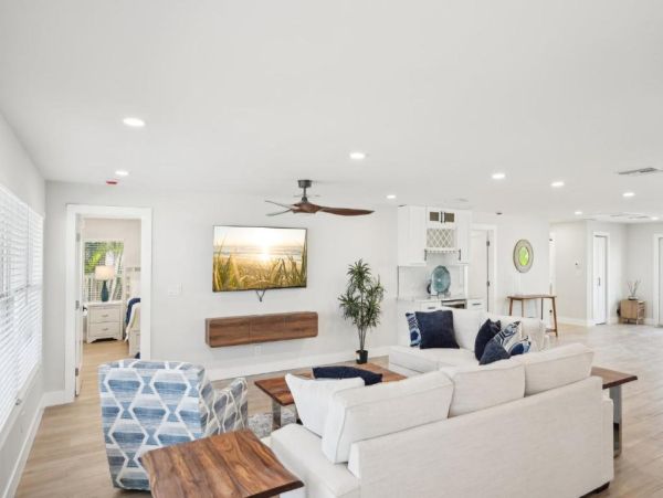 Fort Myers Beach Luxury Canal Front Home - Private Pool, Hot Tub & Dock