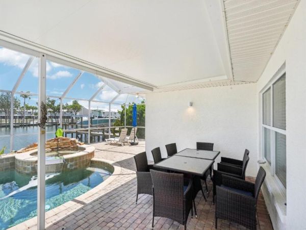 Fort Myers Beach Luxury Canal Front Home - Private Pool, Hot Tub & Dock