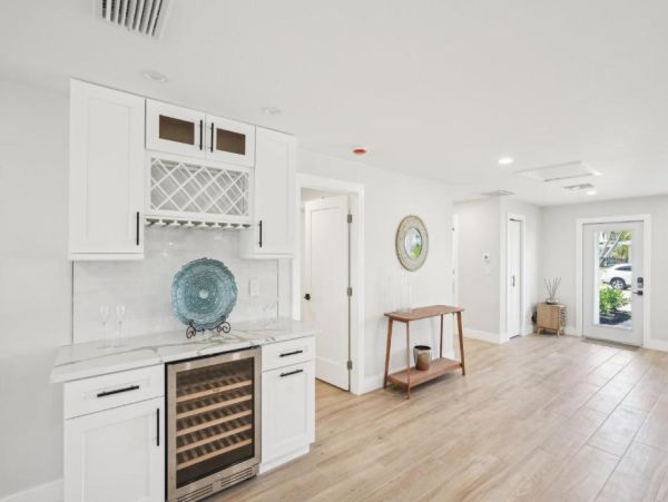 Fort Myers Beach Luxury Canal Front Home - Private Pool, Hot Tub & Dock