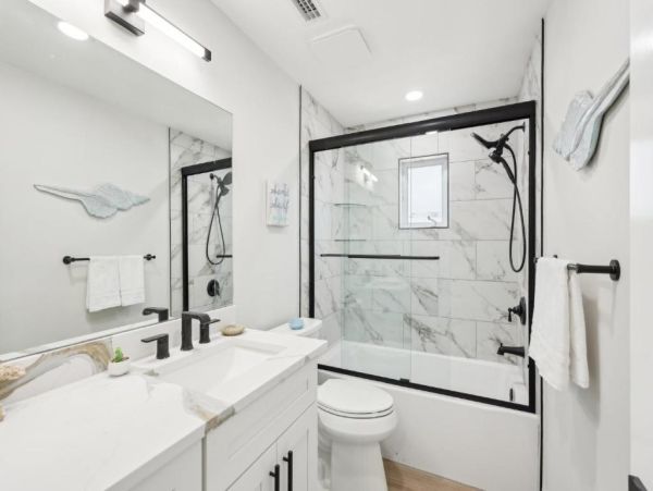 Fort Myers Beach Luxury Canal Front Home - Private Pool, Hot Tub & Dock