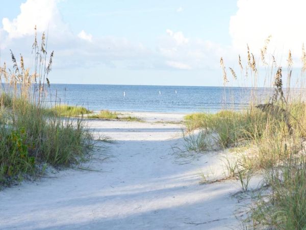 Fort Myers Beach Luxury Canal Front Home - Private Pool, Hot Tub & Dock