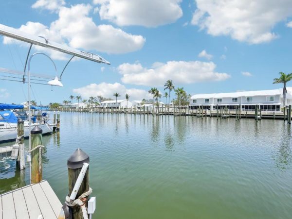 Fort Myers Beach Luxury Canal Front Home - Private Pool, Hot Tub & Dock