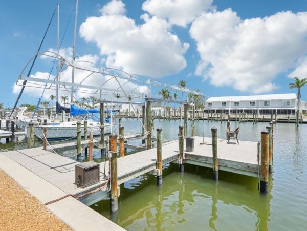 Fort Myers Beach Luxury Canal Front Home - Private Pool, Hot Tub & Dock