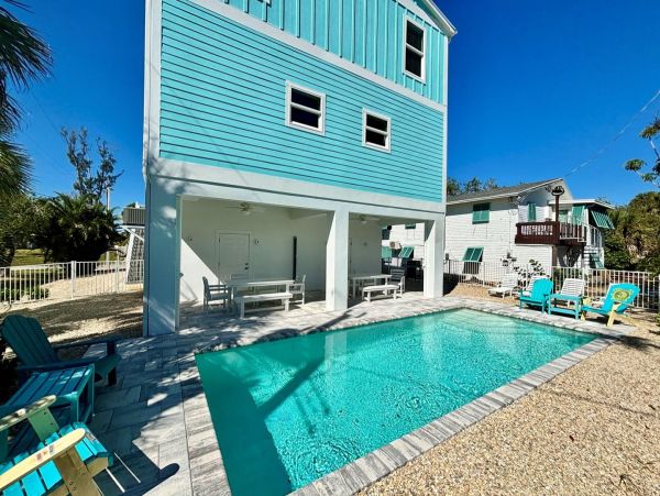 Fort Myers Beach 6 Bedroom Vacation Rental - Dual-Unit Home with Pool