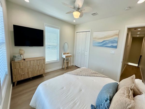 Fort Myers Beach 6 Bedroom Vacation Rental - Dual-Unit Home with Pool