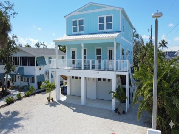Fort Myers Beach 6 Bedroom Vacation Rental - Dual-Unit Home with Pool