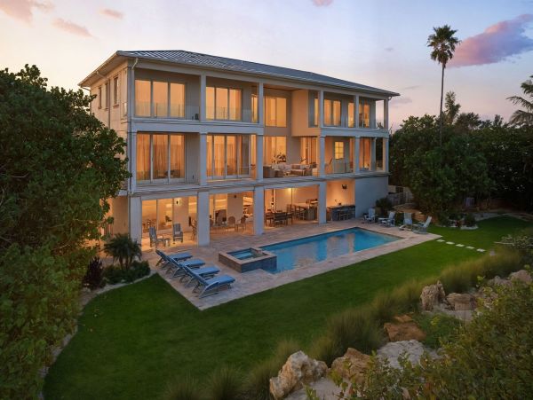 Longboat Key Beachfront Luxury Estate - 5 Bedroom Gulf-Front Vacation Rental