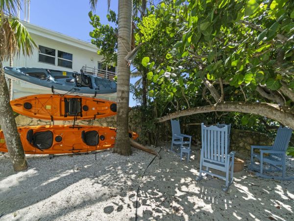 Longboat Key Beachfront Luxury Estate - 5 Bedroom Gulf-Front Vacation Rental