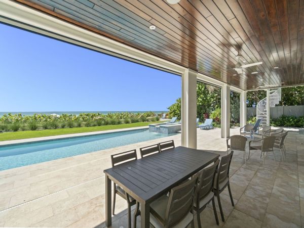Longboat Key Beachfront Luxury Estate - 5 Bedroom Gulf-Front Vacation Rental