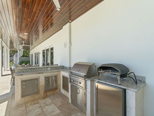Longboat Key Beachfront Luxury Estate - 5 Bedroom Gulf-Front Vacation Rental